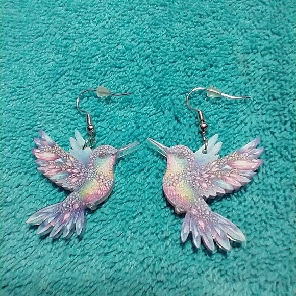 Cute colorful hummingbird wire dangle earrings pink purple yellow - Picture 3 of 3